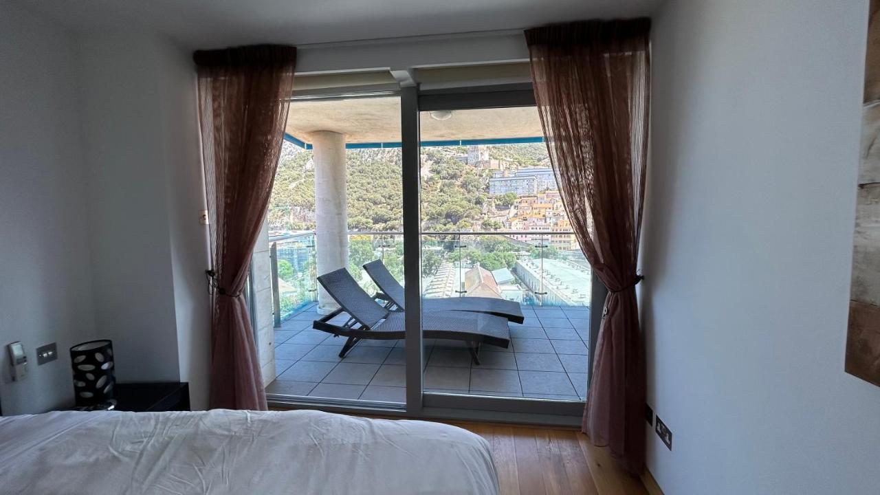 Ocean Village Luxury 2 Bed 2 Bath Apartment - Amazing Views - Pools And Jacuzzis Gibraltar Exteriér fotografie