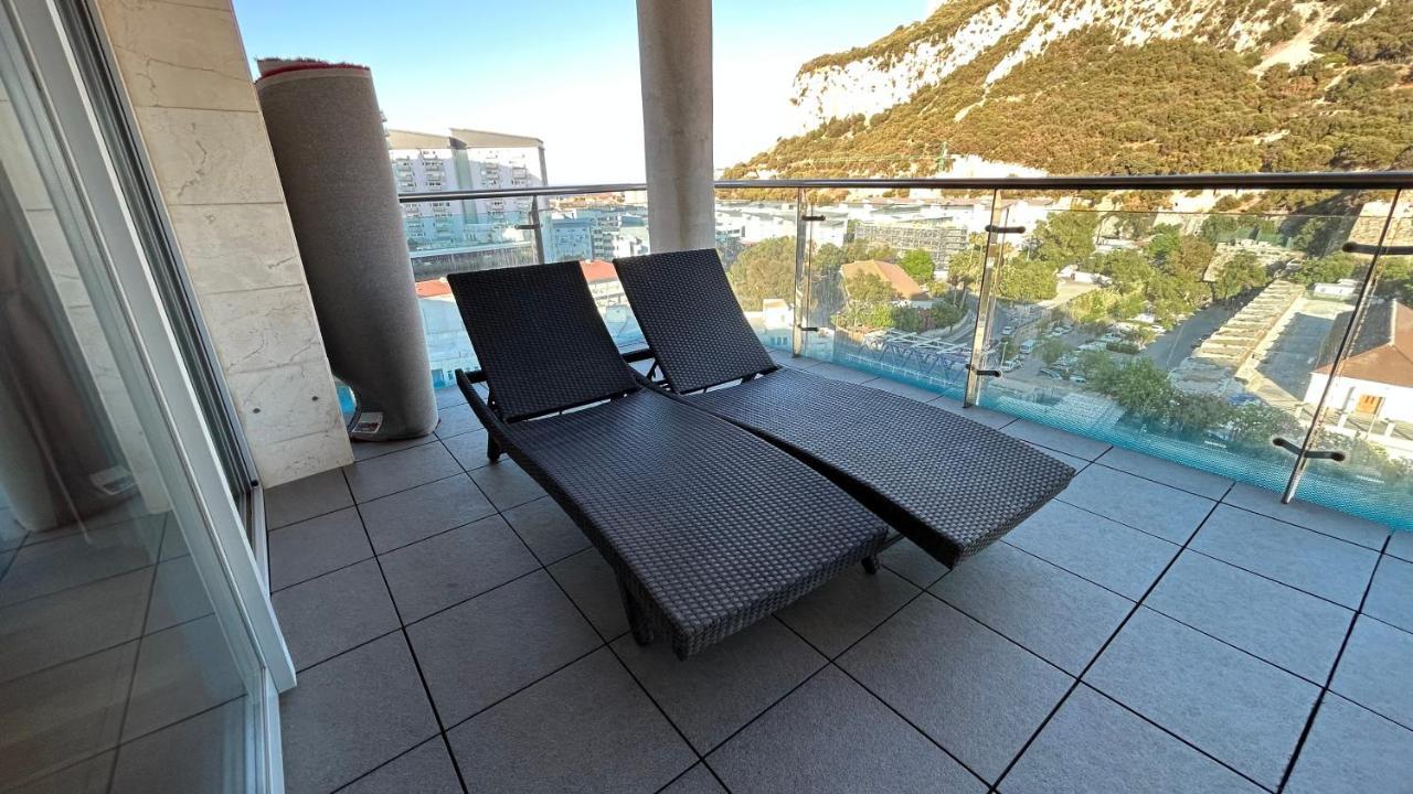 Ocean Village Luxury 2 Bed 2 Bath Apartment - Amazing Views - Pools And Jacuzzis Gibraltar Exteriér fotografie