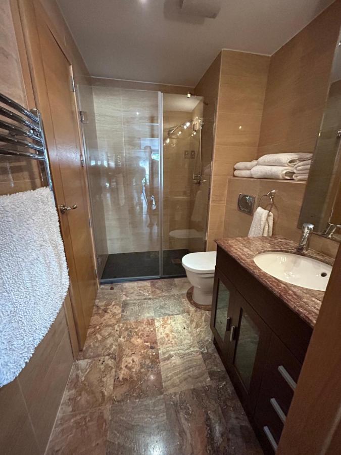 Ocean Village Luxury 2 Bed 2 Bath Apartment - Amazing Views - Pools And Jacuzzis Gibraltar Exteriér fotografie