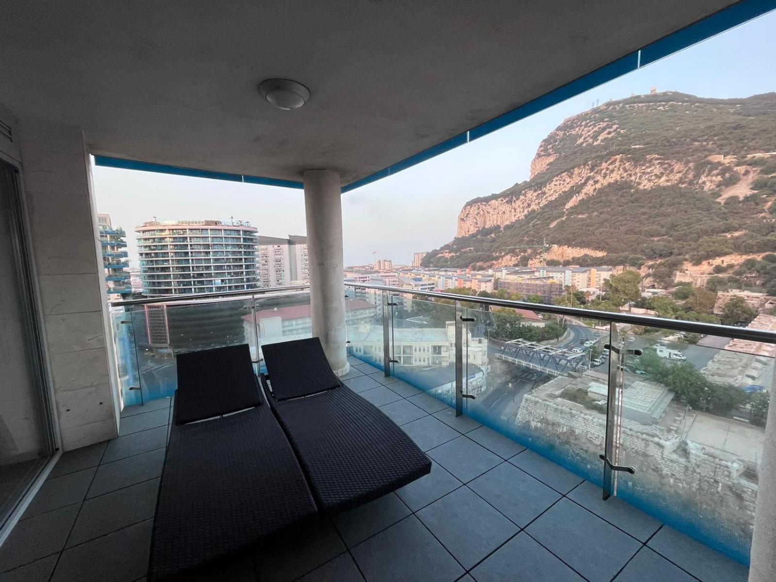Ocean Village Luxury 2 Bed 2 Bath Apartment - Amazing Views - Pools And Jacuzzis Gibraltar Exteriér fotografie